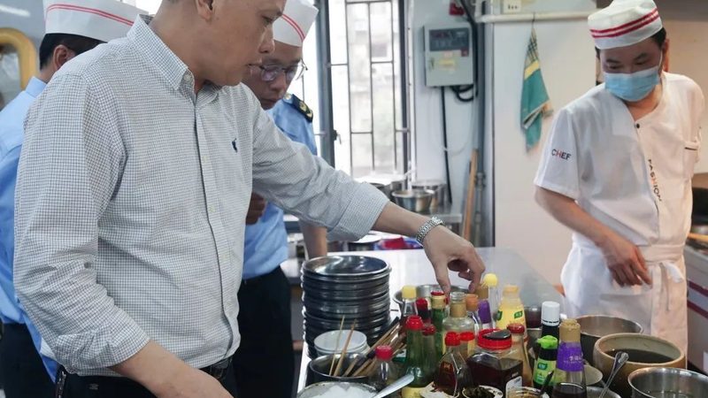 休闲食品代加工：揭秘品牌代理加盟的幕后逻辑**